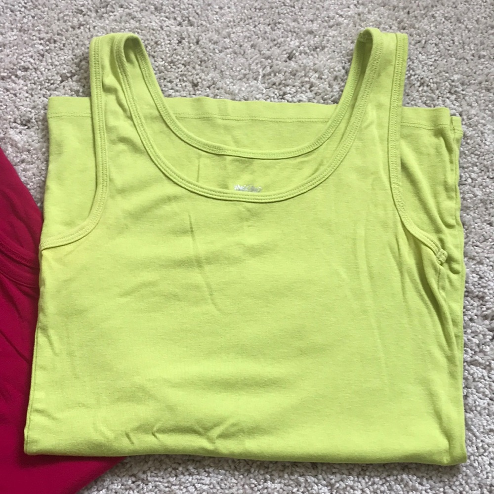 Tank top bundle - Picture 3 of 4